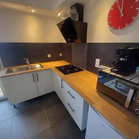 Une petite maison et sa prairie Villefargeau Extérieur photo
