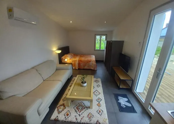 Une Petite Maison Et Sa Prairie